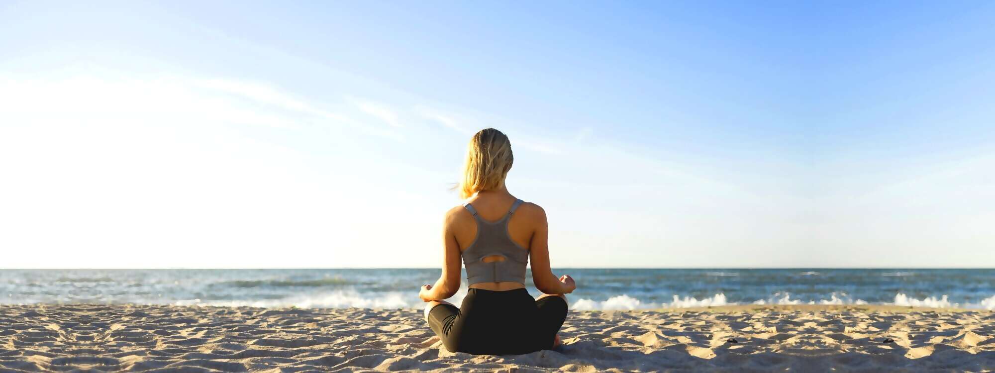Yoga-Antistress Anwendungen mit Deinem Urlaub verbinden
